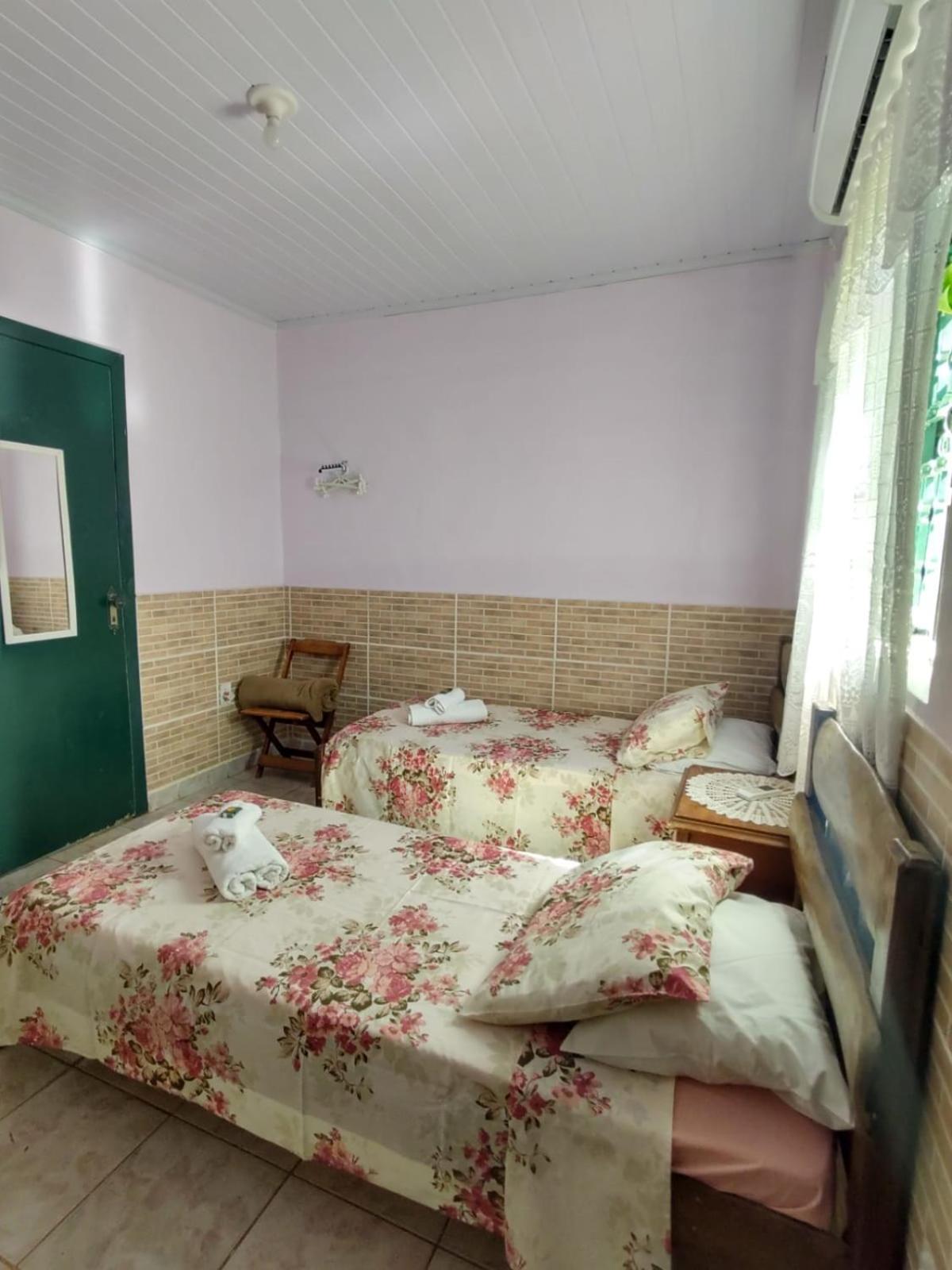 Bed and Breakfast Pousada Linda Flor Алту-Параїзу-ді-Гояс Екстер'єр фото